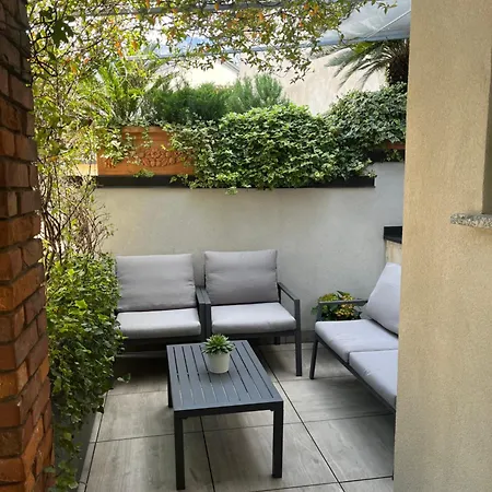 Silverhome Apartment *